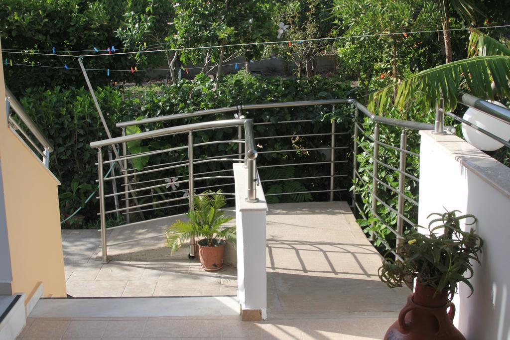 Paul'S Garden Studios Haraki Exterior photo