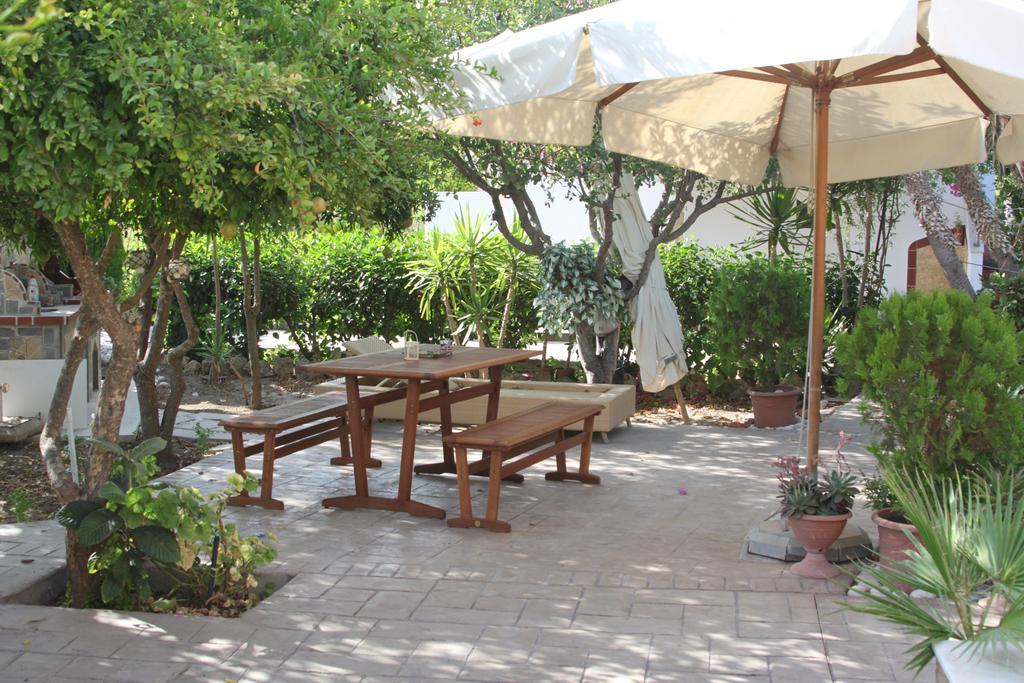 Paul'S Garden Studios Haraki Exterior photo