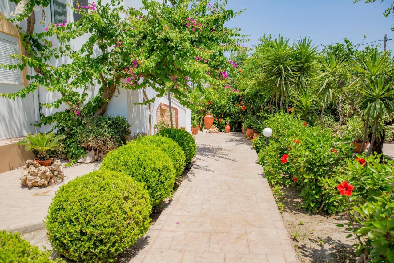 Paul'S Garden Studios Haraki Exterior photo